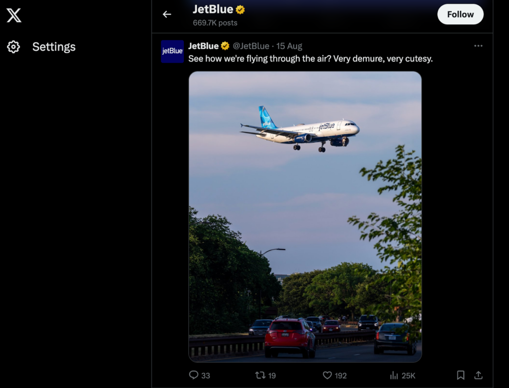 Captura de tela de uma das postagens de mídia social da JetBlue referenciando uma frase viral recente