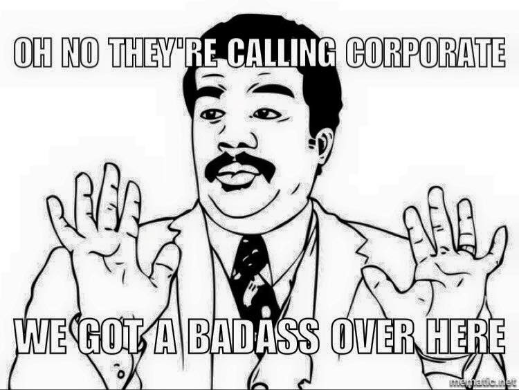 Meme de atendimento ao cliente sobre cliente furioso