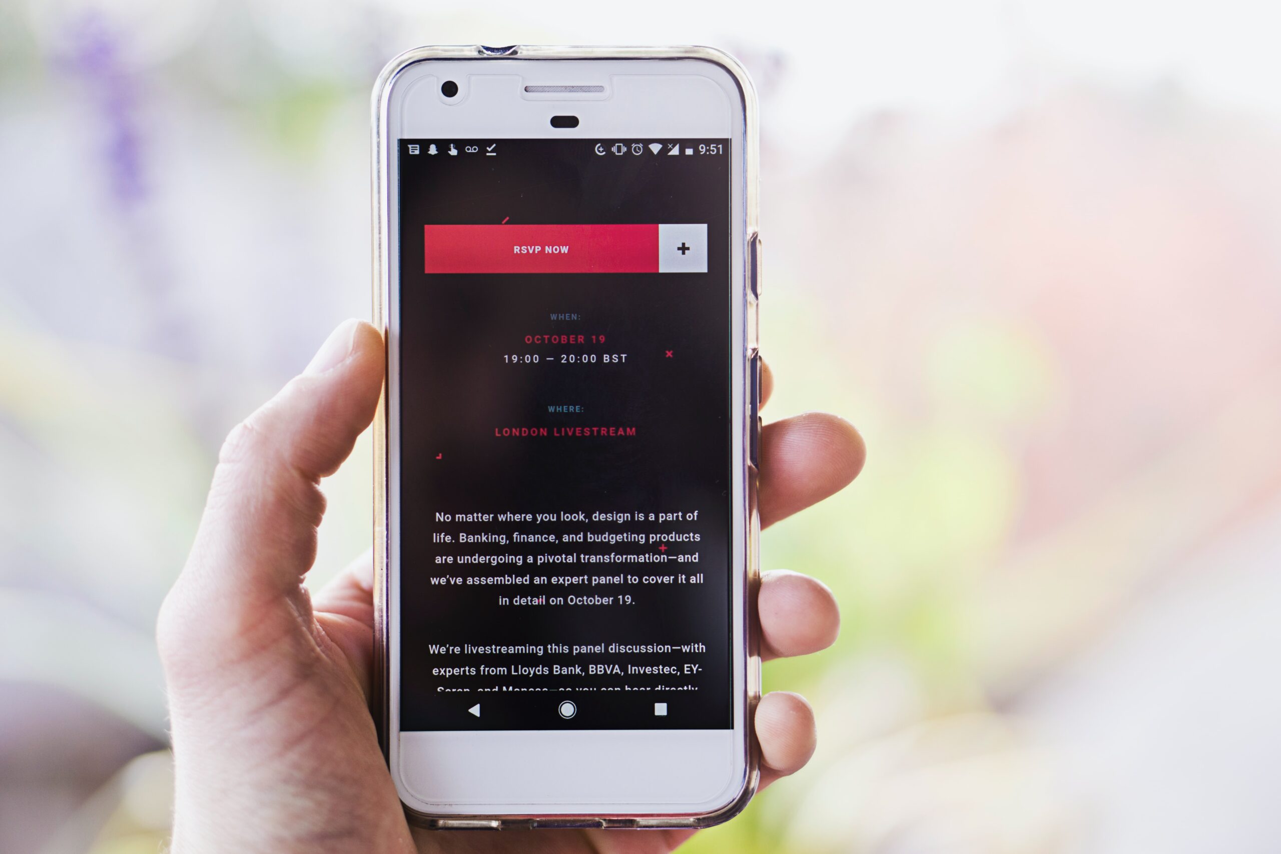 Participantes do evento fazendo networking