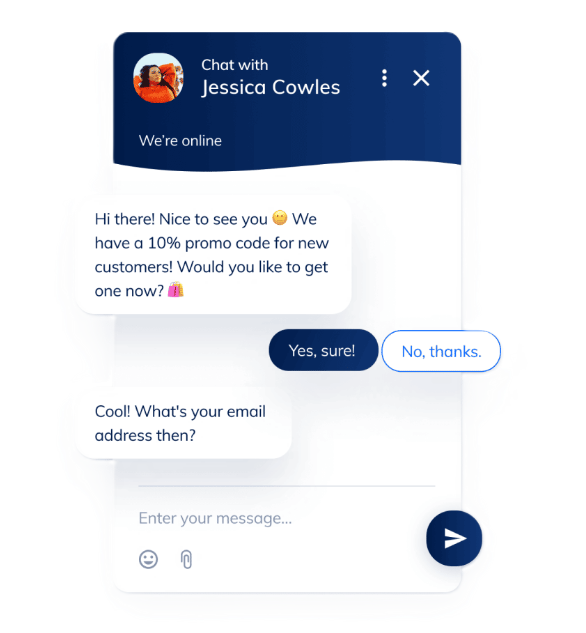 Interface de chat ao vivo oferecendo um código promocional e solicitando o email do usuário